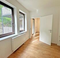 Schöne kernsanierte 3-Zimmer-Wohnung mit Balkon in ruhiger Lage - Waltershausen