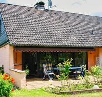Einfamilienhaus m. Doppelgarage & Schwimmbad auf sonnigem Grdst. - Niedernhausen
