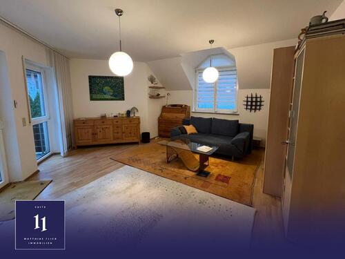 Foto - Attraktive Dachgeschosswohnung mit großzügigem Balkon in gepflegter Wohngegend