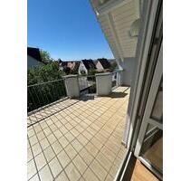 Ansprechende und gepflegte 3-Raum-DG-Wohnung mit Terrasse und Ein - Kitzingen