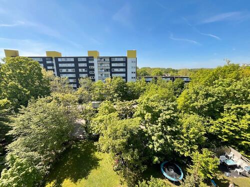 Foto - Hier wird frisch renoviert, 4 Zimmerwohnung mit Balkon