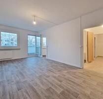 Wir renovieren! 2-Zimmer-Wohnung mit Ausblick! Jetzt besichtigen und im August beziehen! - Dresden Cotta