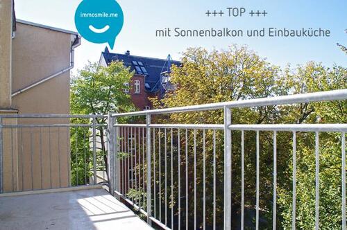Foto - Einbauküche • Balkon • 2 Zimmer • Tageslichtbad mit Wanne • Laminat • WG tauglich • gleich anschauen