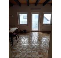 3 12 Zimmerwohnung mit Balkon in Bodenheim DG