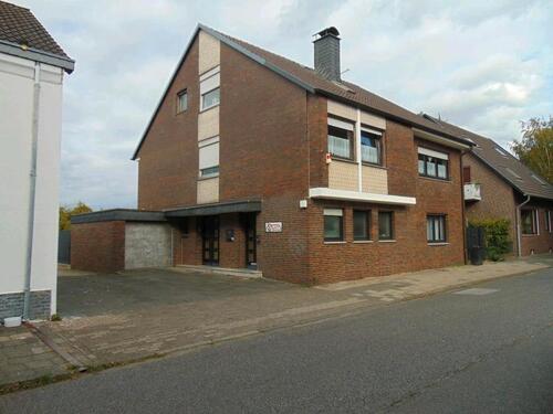 Foto - Freistehendes Ein oder Mehrfamilienhaus Haus mit Gewerbeeinheit