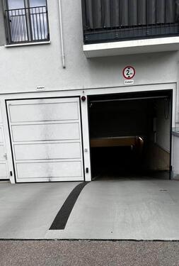 Foto - Tiefgaragenstellplatz zu vermieten