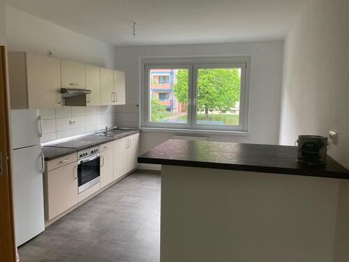 Foto - neuer Grundriss mit großem Bad und Einbauküche