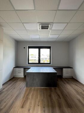 Foto - Büroflächen in Top-Lage - 34qm, Möbiliert für 3 Arbeitsplätze