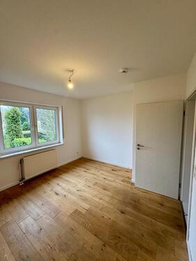 Foto - Renovierte helle 2-Zimmer Wohnung I Balkon EBK Garten TG-Stellpla