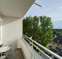 All-Inclusive: Vollmöbliertes WG-Zimmer mit tollem Ausblick! - München Feldmoching-Hasenbergl