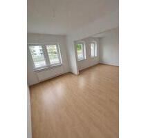 Attraktive 2 Zimmer-Wohnung, 76 qm EG - Heidenau