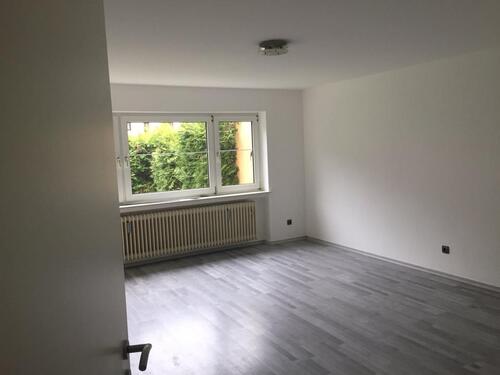 Foto - Neu renovierte helle 4 ZKB EG Wohnung
