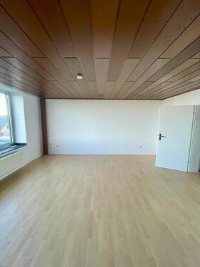 Foto - Geräumige 2-Zimmer-Wohnung in ruhiger Lage (1. OG) -optional mit Garage