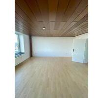 Geräumige 2-Zimmer-Wohnung in ruhiger Lage (1. OG) -optional mit Garage - Nideggen