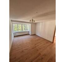 Unrenovierte 3 ZKB mit EBK und Balkon im Stadtteil Oberstein - Idar-Oberstein