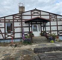 Mehrfamilienhaus + Zwei Magazine + Grundstück + Gebäude + Imbiss - Gartz (Oder)