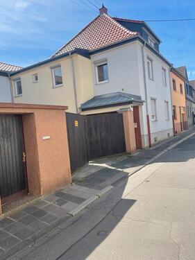 Foto - 2 Zimmerwohnung in Lu-Oppau - 700,00&nbsp;EUR Kaltmiete, ca.&nbsp; 70,00&nbsp;m&sup2;