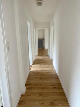 Foto - Renovierte 3-Zimmer Wohnung - 990,00 EUR Kaltmiete, ca.  70,00 m²