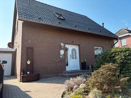 Foto - freistehendes modernisiertes Einfamilienhaus mit Feldrandlage