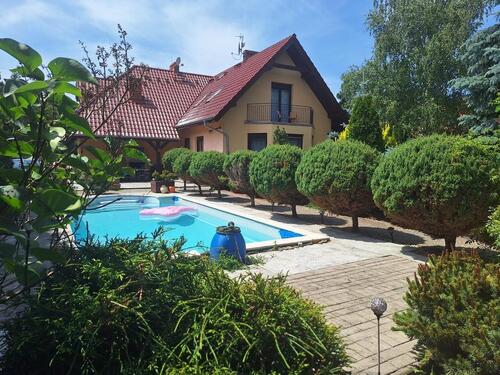 Foto - GROSSES MODERNES HAUS MIT SWIMMINGPOOL, PHOTOVOLTAIK, WÄRMEPUMPE
