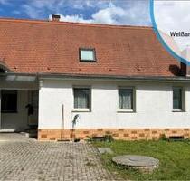 Einfamilienhaus mit großem Grundstück & Nebengebäuden - Südliches Anhalt