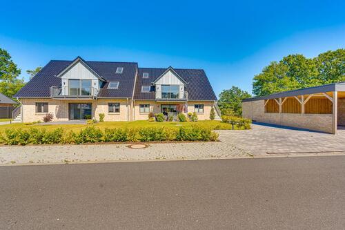 Foto - Moderne DG-Wohnung mit ca. 143 qm Wohn-Nutzfläche! 2 Balkone, hochw. EBK, Carport und Stellplatz!