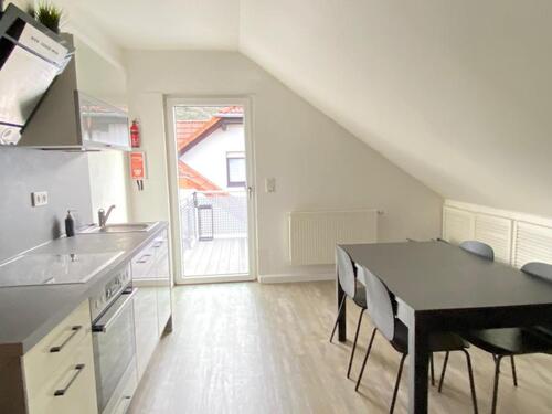 Foto - Schöne Ferienwohnung, gr. Balkon, 2xSmart-TV,Küche,Klima