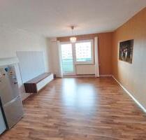 3-Zimmer-ReserWohnung mit neuwertiger EBK & Balkon | ab 01.03 - Chemnitz Markersdorf