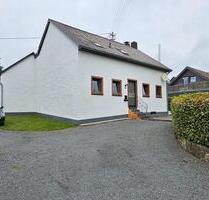 Haus mit 1400 QM Grundstück - 175.000,00&nbsp;EUR Kaufpreis, ca.&nbsp; 125,00&nbsp;m&sup2; in Mehren (PLZ: 54552)