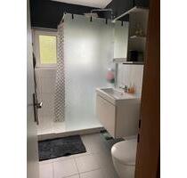 Top renovierte 3 Zimmer Wohnung in ruhiger Lage, Balkon, Küche - Bremen Hemelingen