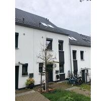 Reihenmittelhaus Erlangen-Bruck . 2100€ - Adelsdorf