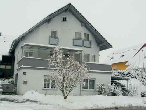 Foto - Einfamilienhaus mit Einligerwohnung mit zwei Terrassen und Garten