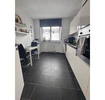 Helle ETW im 1. OG mit Tageslichtbad, EBK,Garage - kl. gepfl. MFH - Greven