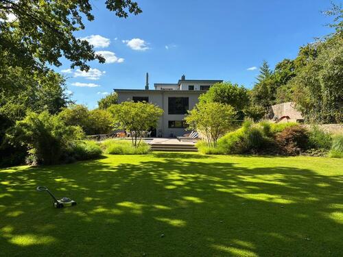 Foto - Moderne Stadtvilla mit traumhaftem Garten und Pool zu vermieten