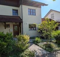 Gepflegte Doppelhaushälfte in Wörth mit Garage