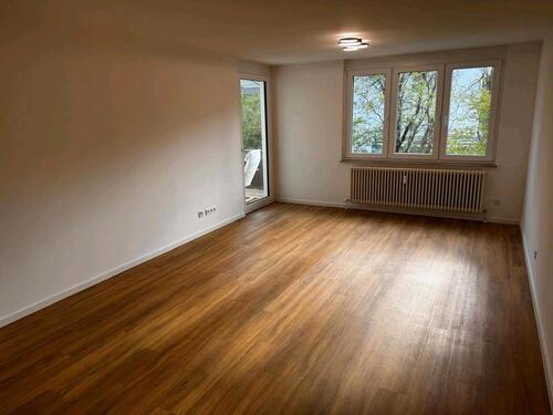 Foto - RENOVIERTE 3-ZIMMER-WOHNUNG MIT SÜDWESTBALKON & TG RT-HOHBUCH