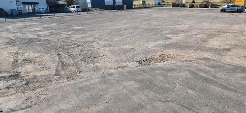 Foto - Lagerfläche,Lagerplatz,Freifläche,PKW,Anhänger,LKW