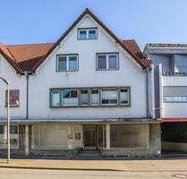 HIER WIRD NOCH RENOVIERT - LADENLOKAL MIT GROßEM SCHAUFENSTER UND EINEM STELLPLATZ IN DER INNENSTADT - Delbrück