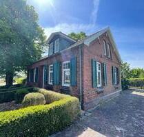 *** Tolles gr. Einfamilienhaus in Ostfriesland zu vermieten ! Gut geeignet für Individualisten mit Hang zur Garten-Liebe und Fast- Alleinlage.... KM. 1.250,-€ zzgl. 100,-€ NK. + zzgl. Strom und Gas - Ostrhauderfehn