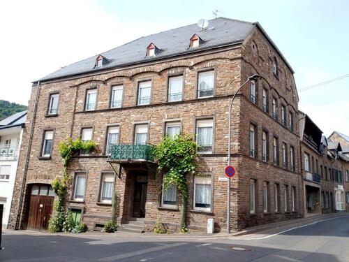 Foto - Sehr großes Einfamilienhaus - 290.000,00&nbsp;EUR Kaufpreis, ca.&nbsp; 305,00&nbsp;m&sup2;