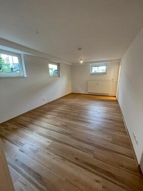 Foto - Helle 2 Zimmerwohnung im Souterrain