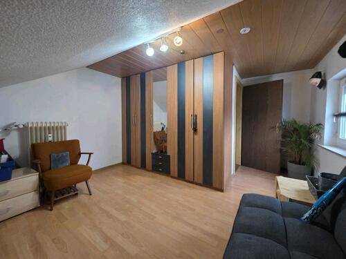 Foto - 2-Zimmer-Dachgeschosswohnung - 480,00 EUR Kaltmiete,