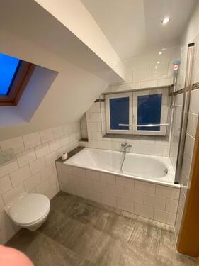 Foto - Zur Miete: 2Zimmer DG-Wohnung mit Tageslichtbad in Lannesdorf