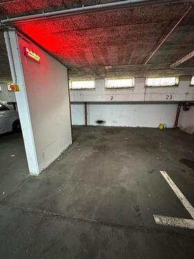 Foto - Parkplatz zu vermieten - 80,00 EUR Miete,