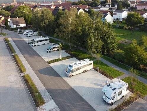 Foto - Stellplatz für Wohnwagen, Wohnmobil oder andere Fahrzeuge