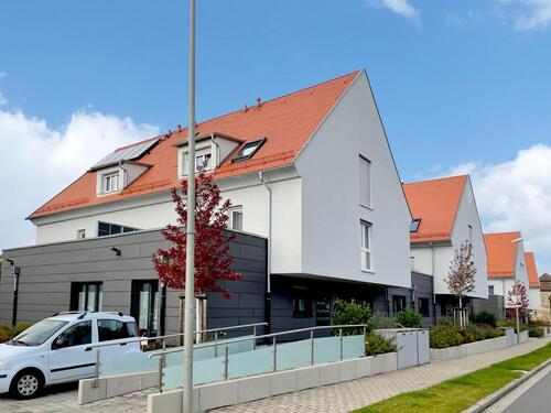 Foto - +++SCHÖNE 2,5-ZIMMER DACHGESCHOSSWOHNUNG ZUR MIETE IM ZENTRUM VON NEUNKIRCHEN A. BRAND+++