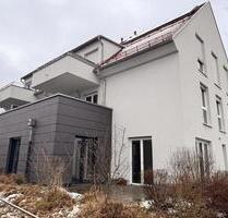 Zur Miete: 2-Zimmer-Wohnung im Erdgeschoss mit Terrasse in Neunkirchen am Brand