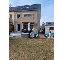 Kernsaniertes Reiheneckhaus mit großem Grundstück Seespitze - Schwaig Bei Nürnberg