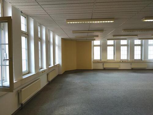 Foto - Hupfeldcenter: Turmzimmer, ca. 110 m², im 4. OG am Aufgang B, Lage zum Innenhof