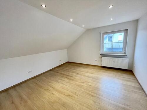 Foto - Dachgeschoßwohnung in Theilheim zur Miete